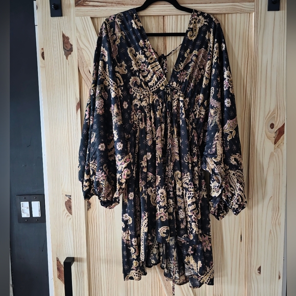 Free People Dresses & Skirts - Free People Arzel Black Paisley Floral Boho Mini Dress